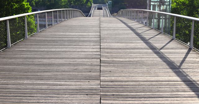 巴黎密特朗国家图书馆步行桥